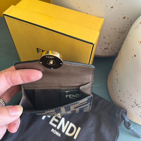 Authentic Fendi Micro Trifold Leather Wallet, full inclusion - Picture 8 of 16